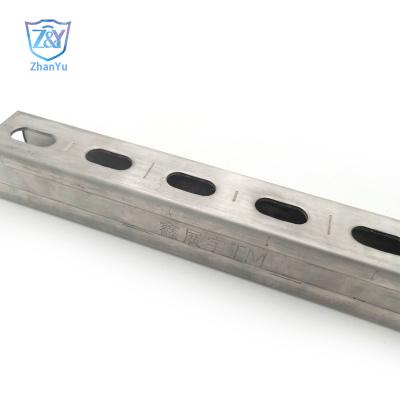 China Pre-Galvanized Strut Channel Unistrut C Channel Steel 41*41,41*21 Factory price Te koop