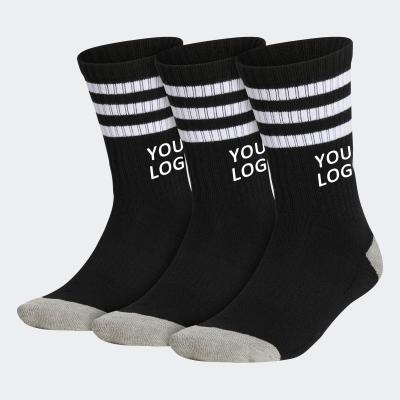 China Uron QUICK DRY 2021 high quality custom made sports socks men custom logo socks for sale