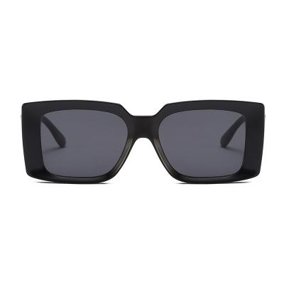 China Fashion Sunglasses 2022 Brand Designer Men Black Shades Rectangle Sunglasses Shape Women Oversized Retro Sun Glasses Trendy for sale