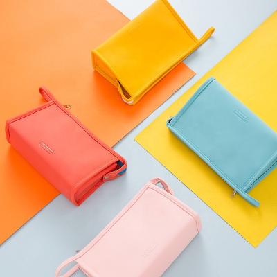 China Vintage Storage Bag For Women Makeup Organizer Pouch Custom Cosmetics Bags Wholesale Zippered Travel Makeup Bag for sale