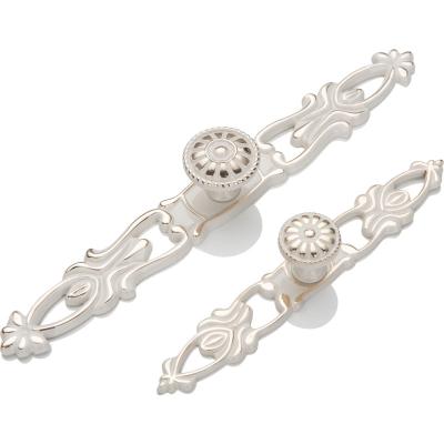 China New Traditional Sideboard Zinc Alloy Handle Furniture Flower Handles Pulls 01.178 for sale