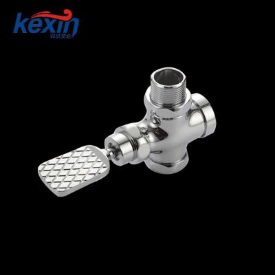 China Modern Manual Type Egesta Flush Valve , Brass Toilet Flushometer for sale