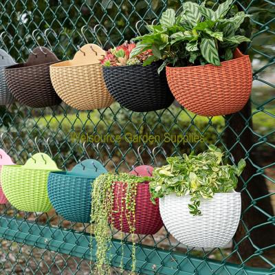 China Breathabe European pp weaving wall rack flowerpot large and small size available, for sale