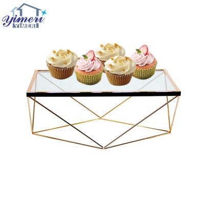 China Sustainable Customizable Decorative Square Glass Tea Party Cake Stands Wedding Cakes for sale