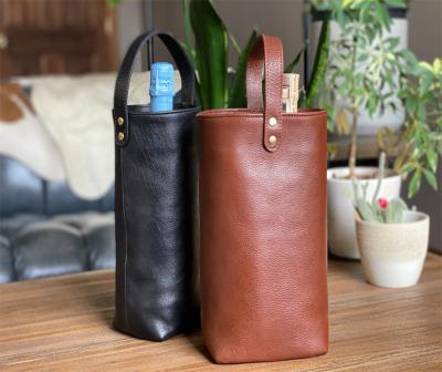 China Waterproof Sustainable Vegan Leather Eco-Friendly Leather Picnic Wine Carrier PU Wine Carrier Dual Sleeve Wine Packaging Rack For Gift for sale