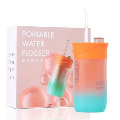 China Outdoor Rechargeable Usb Water Flosser Teeth Clean Water Flosser For Clean Teeth for sale