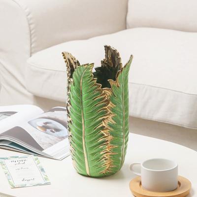 China New Arrival Minimalist Fern Vase Ornament Living Room Hotel Decor Cerative Ceramic Flowerr Glazed Vase For Wedding for sale