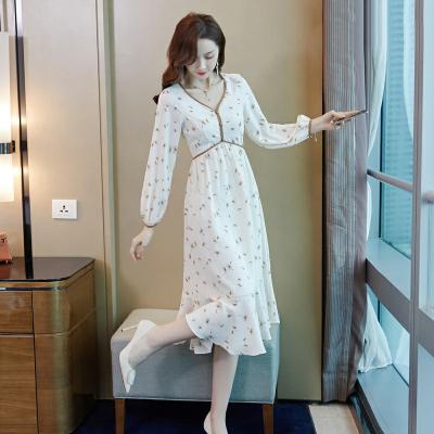 China Anti-Static Women's Flower Broken V-Neckline A-line Dress Long With Slim Waist Long Sleeve Dress for sale