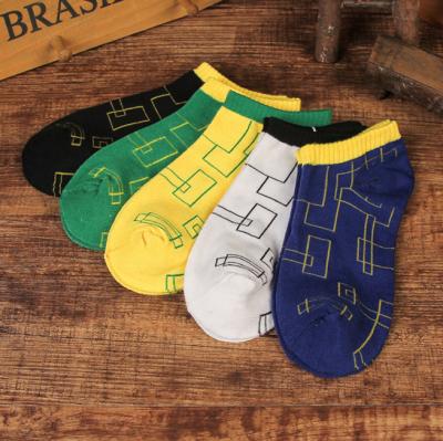 China Antibacterial Custom Design Socks New Personality Socks Breathable Letters Cotton Shorts Men Sweats for sale