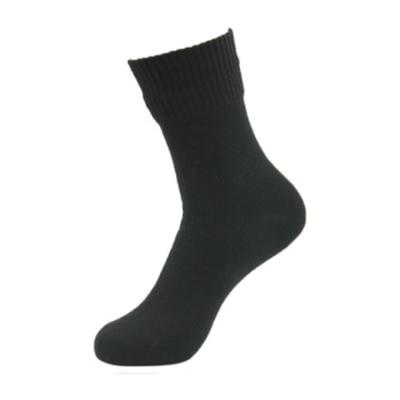 China Breathable Athletic Solid Black Breathable Running Sports Cycling Socks Waterproof Cotton Socks for sale