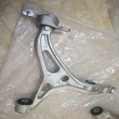 Chine Bras de contrôle inférieur avant pour Mercedes W164 X164 1643303407 16433035047 ml GL à vendre