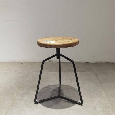 China Cheap Height Industrial Side Bar Cafe Restaurant Wood-Seat Metal Frame Dining Bar Stools Bar Chairs Old Elm Board for sale