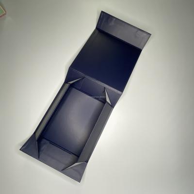 China Recycled Materials Custom matt lamination Logo Paper Packaging Folding Box Magnetic Gift Box for sale