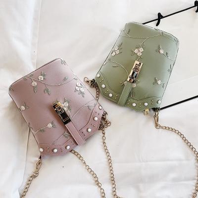 China Cheap price sling purses wholesale lady small handbags ladies cross -body classic candy jelly bag women mini shoulder handbagsHot for sale