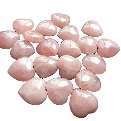 China Europe Good Quality 40mm Rose Quartz Natural Heart Pink Crystal Heart Mini Crystal Heart Wholesale for sale