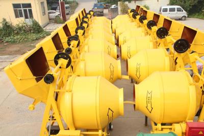 China Conical reversing recharging concrete mixer for sale