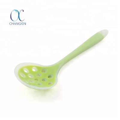 China Viable Home Kitchen Tool Silicone Drain Strainer Scoop For Hot Pot for sale