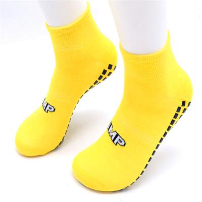 China QUICK DRY Custom Logo Grip Cotton Polyester Anti-Slip Trampoline Socks For Kids Non Slip Trampoline Socks for sale