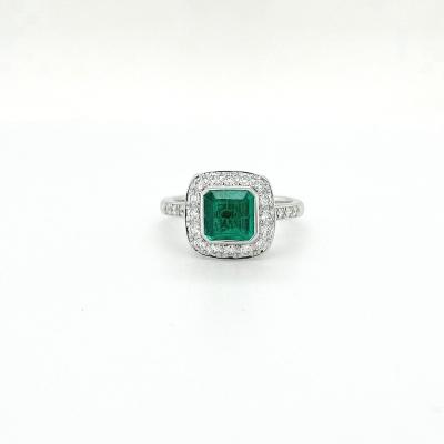 China Charming Classic Elegant Design 18K White Gold Set With Radiant Shape Emerald Round Brilliant Cut Real Green Natural Diamond Luxury Ring for sale