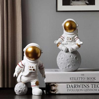 China Astronaut Elegant Desktop Decorations Room Decoration Europe Decorations Creative Astronaut Ornaments Figurine for sale