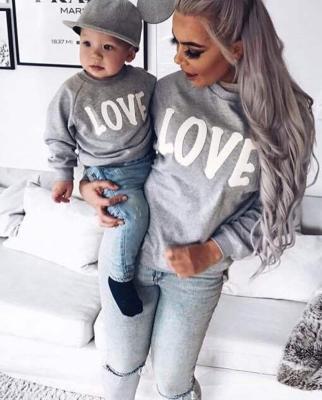 China Parent-child Outfits Anti-pilling Mum-child Casual Outfits Long Sleeves Cotton T-shirt Love Letter Printed Family Clothing for sale