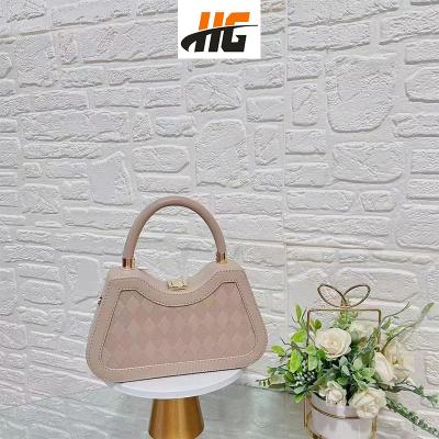 China Water Resistant Lady Tote Shoulder Bags Pinch And Shape Handbags for sale