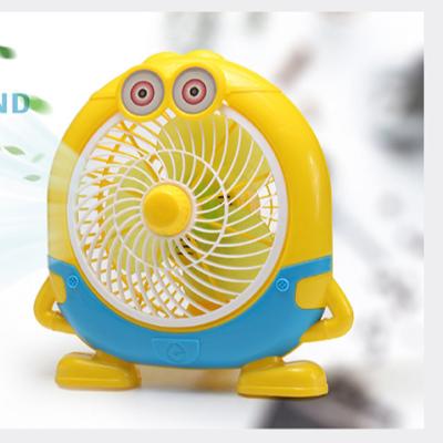 China . New Arrival Portable Mini USB Fan Desktop Tabletop Fans For Home Office School for sale