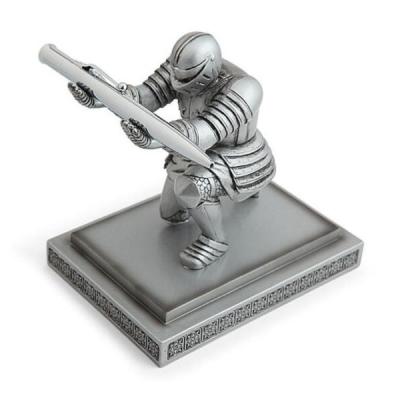 China Popular Custom Luxury Pen Souvenir Gift High End Knight Pen Holder for sale