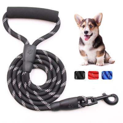 China Popular Wholesale Heavy Duty Reflective Pet Leash Nylon Rope Lead For Medium To Large Sized Dogs for sale