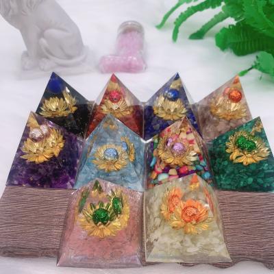 China From China Wholesale High Quality 7 Chakra Gravel Or Resin Pyramid Energy Crystal Towers Crafts for sale