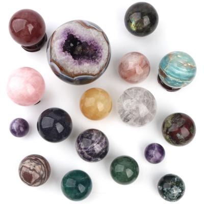 China Wholesale Natural Europe Crystals Healing Stones Labradorite Ball Spheres For Decoration for sale