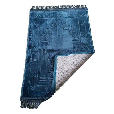 China Vined Washable Popular Islamic Turkish Arch 80*120cm Prayer Blanket Velvet Carpet For Muslim Prayer for sale