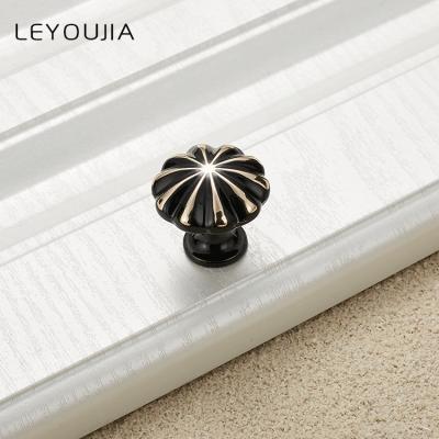 China Modern Zinc Alloy Black Drawer Pull Handles Cabinet Knob for sale