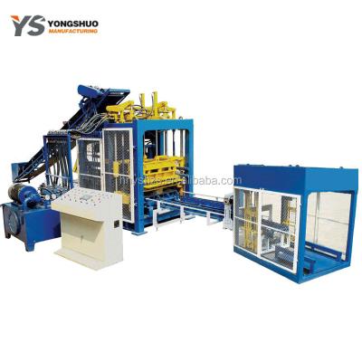 China Automatic mobile stacker hydraulic hollow block concrete brick making machine QT 8-15 Te koop