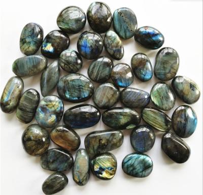 China Healing Natural Crystal China Blue Quartz Labradorite Palm Stone For Decoration for sale