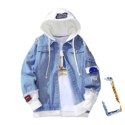 China Polyester / cotton 2021 spring and autumn men's fashion cool denim jacket with hoodie for sale