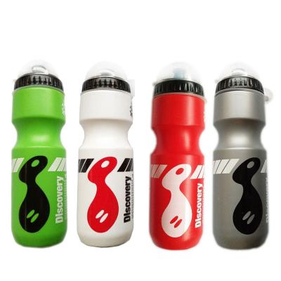 China Lightweight and portable ready to ship 750ml mountain bike PE sports water bottle plastic bottle riding sports with antidust cover for sale