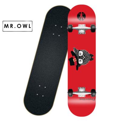 China Custom Skateboard Teen Street Design Fashion Maker Maple Wood Longboard Skateboard Deck White Eco-Friendly for sale