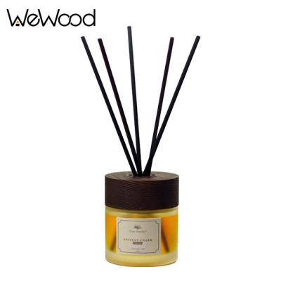 China Fashionalbe Home Classic Frosted Glass Fragrance Aromatherapy Room Reed Diffusers Fragrance With Wooden Cap for sale