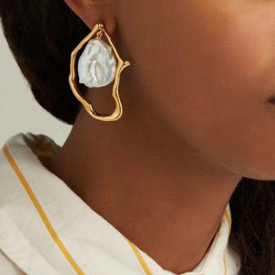 China TRENDY Fashion Gold Plated Resin Baroque Pearl Dangle Earring For Women for sale