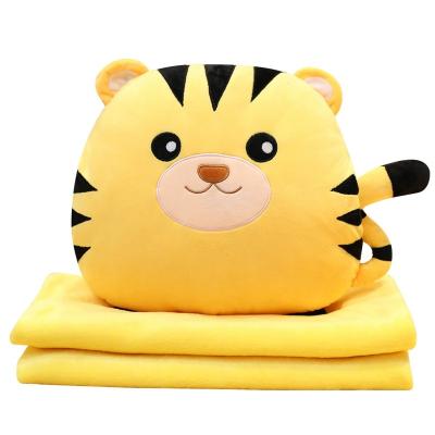 China PORTABLE Wholesale Cute Pig Plant Hand Pillow Blanket Warm Fleece Blanket For Winter for sale