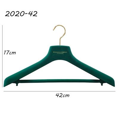 China Custom Luxury Flocking Plastic Velvet Material Eco-Friendly Hanger Wide Shoulder Flocked Mens Suit Hangers for sale