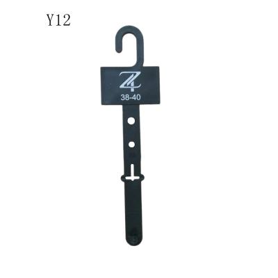 China CLASSIC Price Small Size Cheap Hardware Friendly Plastic Belt Hanger For Display for sale