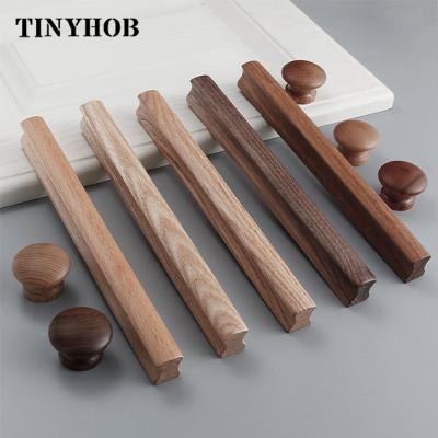 China Modern Long Handle Kitchen Pull Door Knobs Wardrobe Drawer Cabinet Black Walnut/Natural Beech/Ash/Oak Wood Material W-0001 for sale