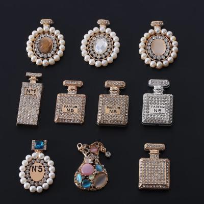 China Clog Charm Fashion Accessories Perfume NO.5 Custom Bee Bling Crystal Rhinestone Designer Decoration Shoe Charm For Shoes Bulk Wholesale for sale