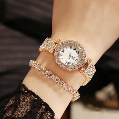 China 2022 Chronograph Fashion Wristwatches Luxury Ladies Wristwatches Bracelet Set Diamond Quartz Watches For Women for sale