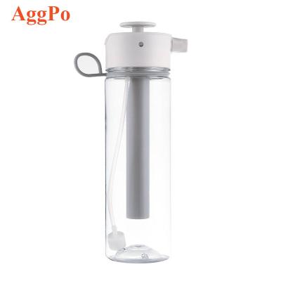 China Multifunctional creative minimalist outdoor sports spray water bottle water cooling large capacity portable plastic water bottle for sale