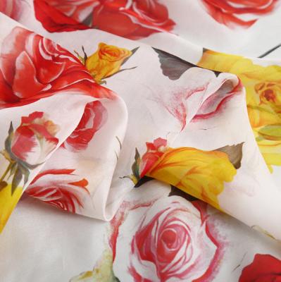 China Other Latest Summer Fashion Show Hot Selling Design Printing Crepe Cloth Fabric for sale