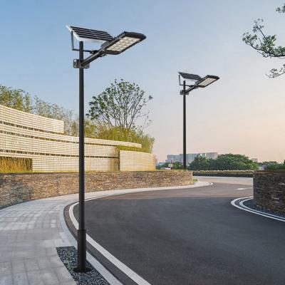 China Smart Garden Street Light 5m 50000 Lumen Controller Separate 200w Solar Street Light for sale