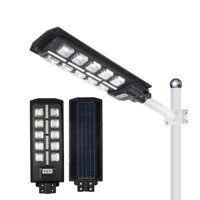 China Garden All In One Integrated Solar Street Light Supplier 60W 90W Street Light For Parking Lot for sale